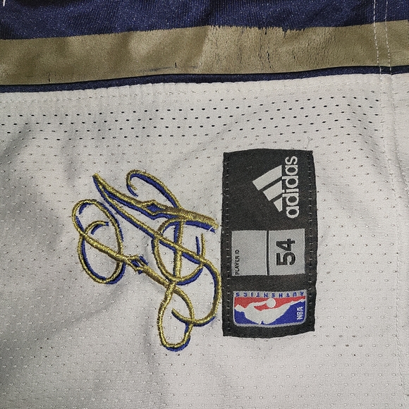 Authentic Official Kobe Bryant vintage #24 jersey - Picture 2 of 8